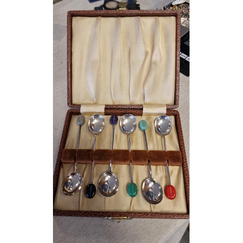 65i - Silver Hallmarked Cased Set of Silver Coffee Bean Spoons - 34g