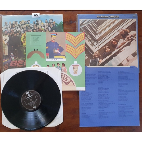 45 - Beatles LPs Vinyl Pair, comprising 'Sgt Pepper' (EMI Parlophone, PCS7027) and '1967-70' (PCSP718)  V... 