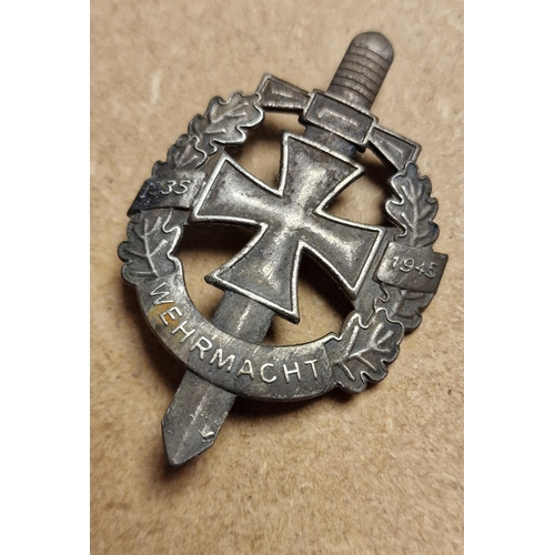 258 - WWII Wehrmacht German 1935-45 Iron Cross Badge - Militaria Interest