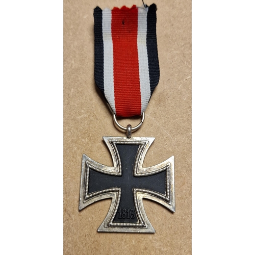 259 - WWII Iron Cross Second Class German Army Badge Medal