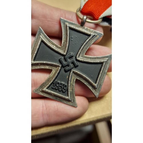 259 - WWII Iron Cross Second Class German Army Badge Medal