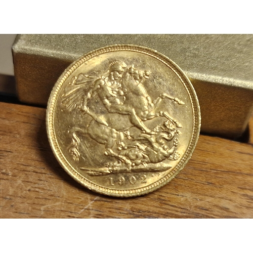 101 - 22ct Gold Sovereign Coin, 1902 - 8g