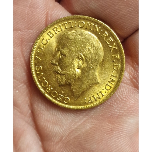 107 - 22ct Gold Sovereign Coin, 1912 - 8g