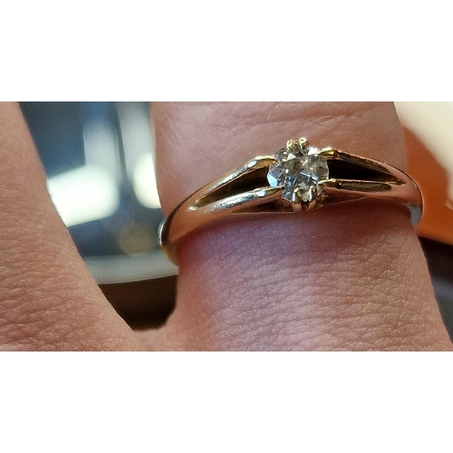 164 - 18ct Gold & Diamond Engagement Ring, size O & 3g