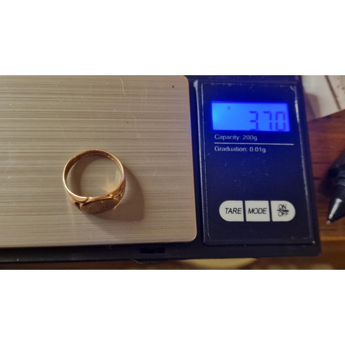 194 - 9ct Gold Signet Ring, size R+0.5 & 3.7g