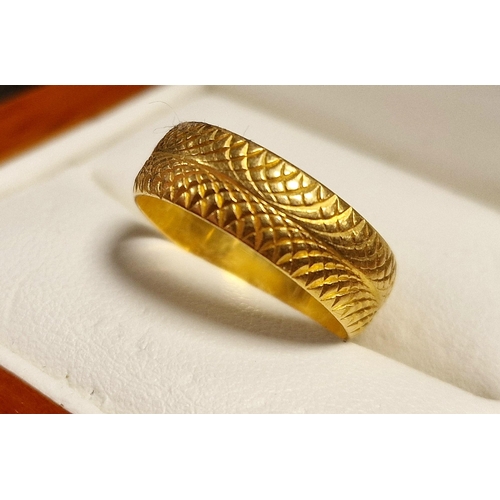 198 - 22ct Gold Wedding Band Ring - 4.55g weight, size N