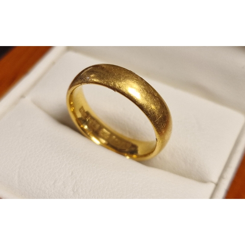 226 - 22ct Gold Wedding Band Ring, size M & 6.8g