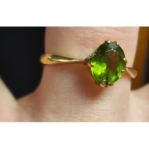 229 - 9ct Gold Peridot Single Stone Dress Ring, size p & 2.7g