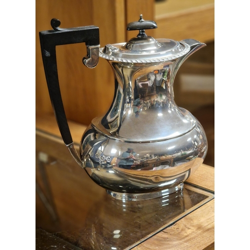 135 - Barker Brothers Hallkmarked Silver 1936 Coffee Pot - 645g