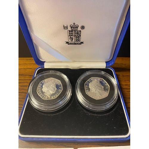 171 - Royal Mint 50p Piece Piedfort Silver Proof Pair Set - EEC and 1998 NHS & combined weight 32g