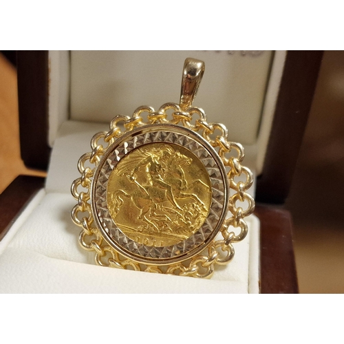 200 - 22ct 1911 Gold Half Sovereign Gold Pendant (9ct) - 8.56g