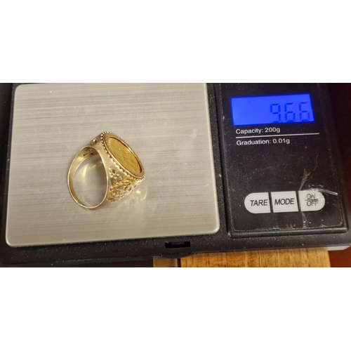 204 - 22ct Half Sovereign 1982 Sovereign Ring (9ct) - total 9.66g and size T