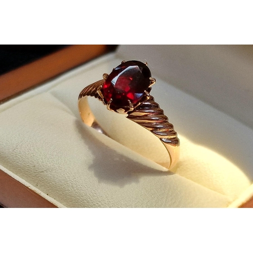 214 - 9ct Gold & Garnet Dress Ring, size M