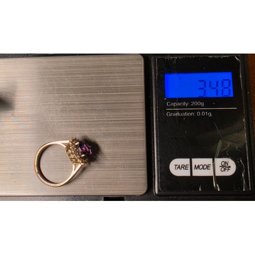 9ct Gold & Amethyst Dress Ring, size N & 3.5g