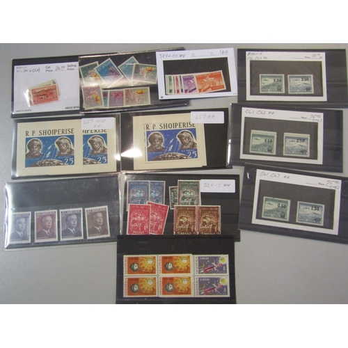 15 - EAST EUROPEAN - Ex Dealer's stock of mainly mint / unmounted mint sets and singles in shoebox with b... 