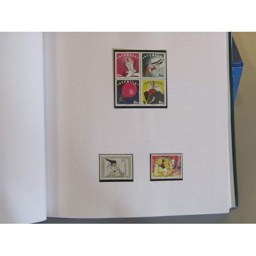 16 - EUROPA - 1995-2002 Unmounted mint collection of sets and miniature sheets from European and worldwid... 