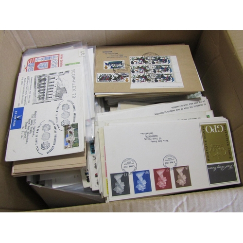 19 - Large accumulation of USA and foreign FDCs and commercial mail from 1950s to modern, some priced up ... 