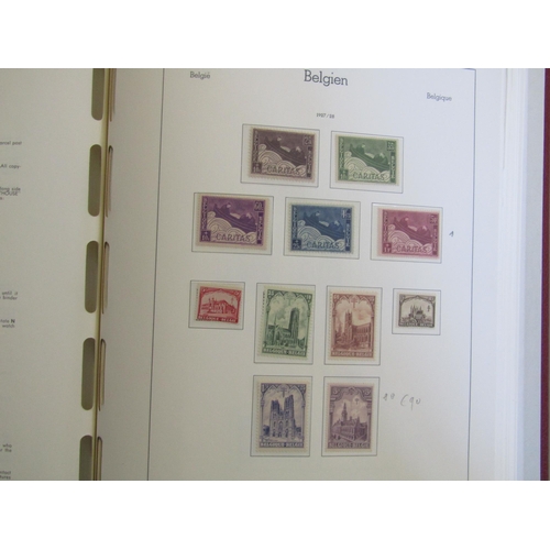 77 - BELGIUM - 1927-1939 Unmounted mint collection in Lighthouse hingeless printed album, with plenty of ... 