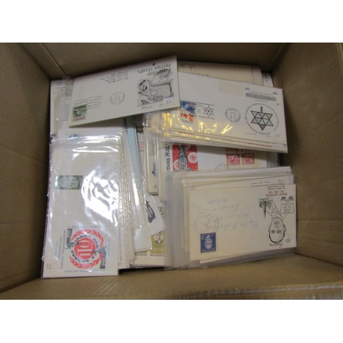 12 - FRANCE AND CANADA FIRST DAY COVERS - An enormous accumulation of loose mainly from 1950s to 1980s wi... 