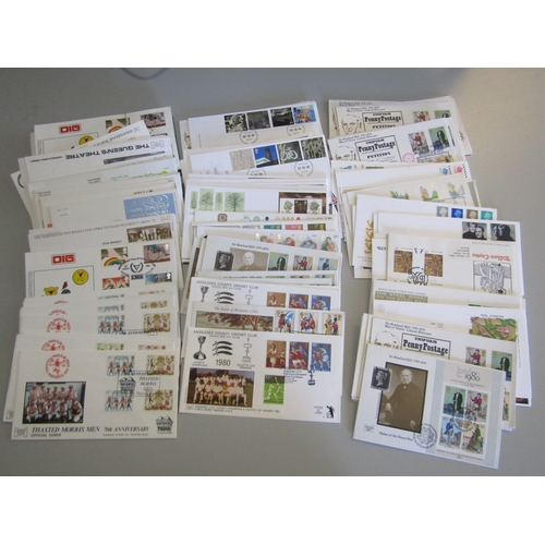 1232 - GREAT BRITAIN -  ELIZABETH II - First Day Covers - Accumulation in carton of loose duplicated throug... 