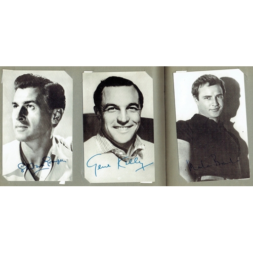 18 - AUTOGRAPHS - Film Stars facsimile signature printed in blue on photographic postcards for each film ... 