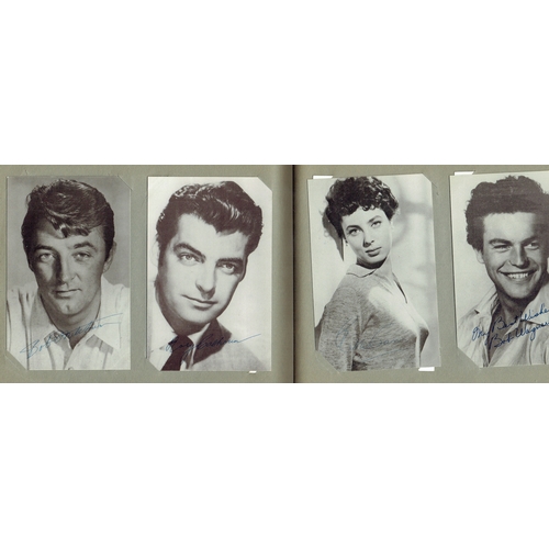 18 - AUTOGRAPHS - Film Stars facsimile signature printed in blue on photographic postcards for each film ... 