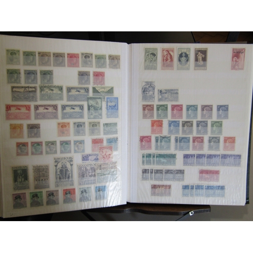 3 - BELGIUM & LUXEMBOURG: Duplicated collection in a large stockbook of approx. 1550 stamps & 25 M/S min... 