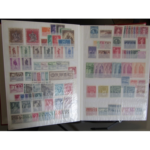 155 - BELGIUM - Duplicated collection in a large stockbook of approx. 2350 stamps mint & unmounted mint an... 