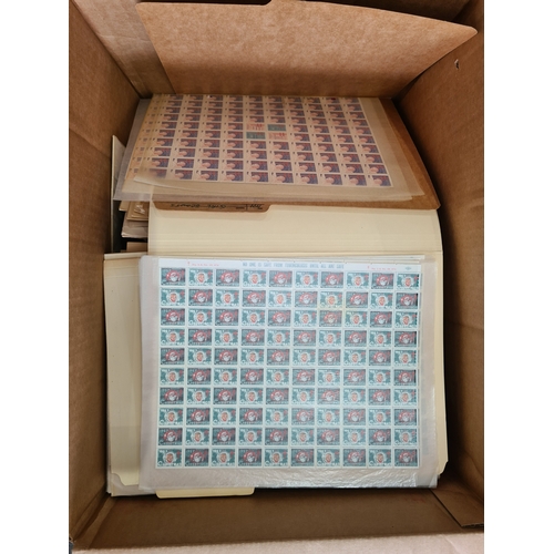 90 - REVENUES & CINDERELLA - USA; Anti- TB Christmas Seals Comprehensive and Extensive lifetime collectio... 