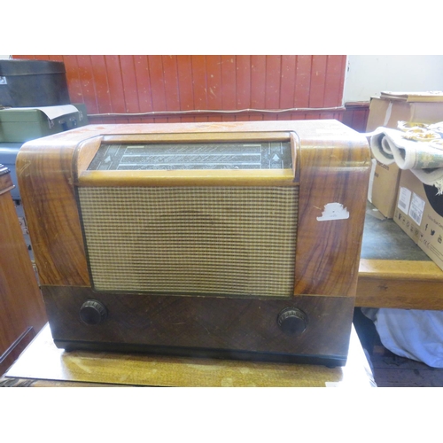 371 - Vintage Bush Radio