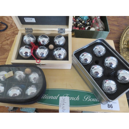 86 - Lot of Boules