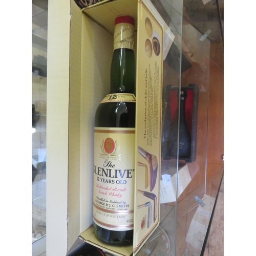 30 - Glenlivet single Malt Scotch Whisky 12 year aged, Classic Golf Course Series Muirfield, Yellow and I... 