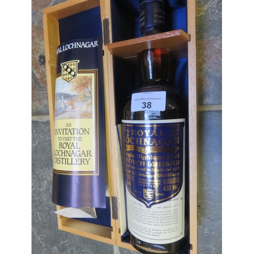 38 - Royal Lochnagar selected reserve Single Malt Scotch Whisky No. 09670 43% in fitted wood presentation... 