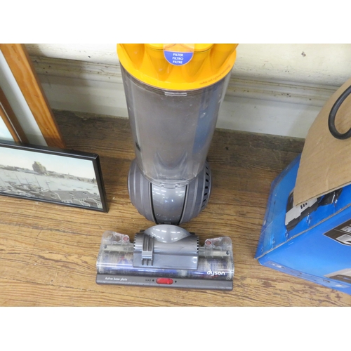 390 - Dyson Ball Upright Vacuum Cleaner