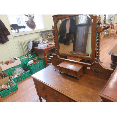 475 - Oak Mirror Dressing Table