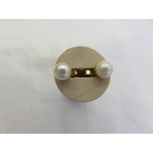 116 - Pair of 9ct old and Pearl Stud Earrings