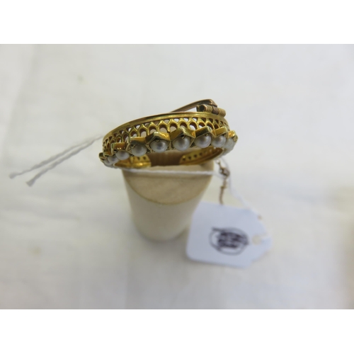 121 - Victorian 15ct Gold and Seed Pearl Crescent Brooch