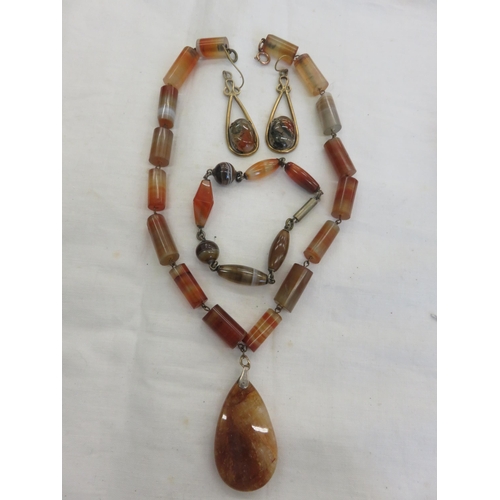 152 - Quantity of Polished Agate Jewellery