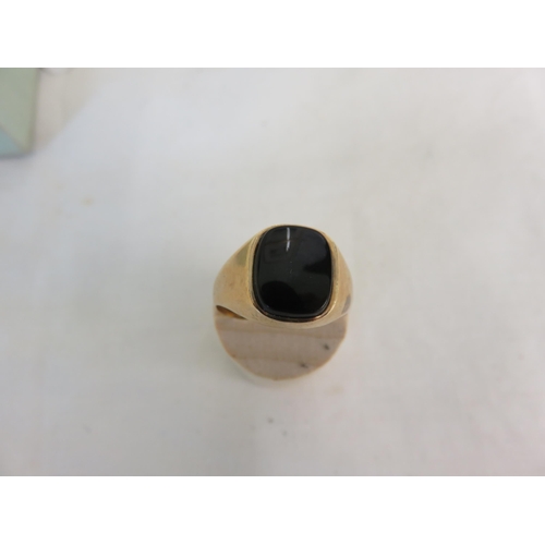 164 - 9ct Gold Signet Ring