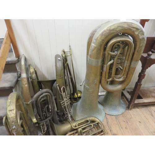 464 - Quantity of Brass Instruments in poor order