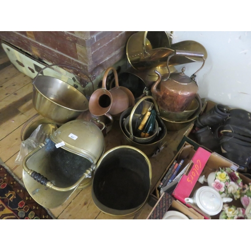 487 - Large Quantity of Copper and Brass Items