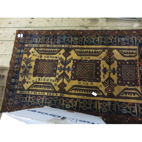 519 - Middle Eastern Rug, Three Medallion Design 52