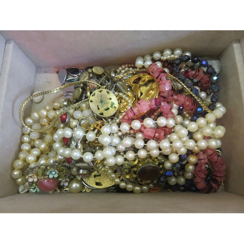 350 - Box of Jewellery