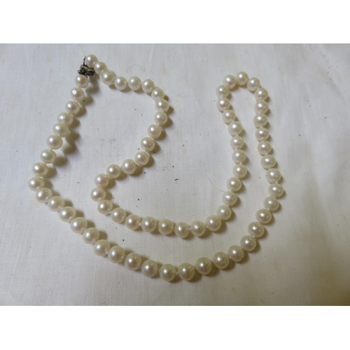 91 - Cultured Pearl Necklace with Silver Clasp