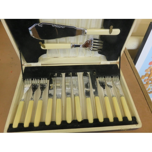 162 - Box Set of Six Plate Fish Service Cutlery