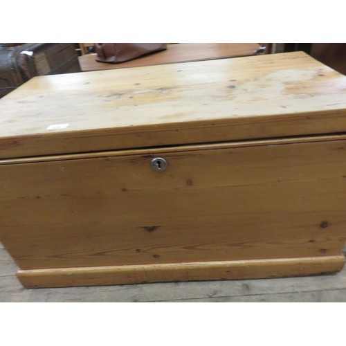 434 - Pine Chest