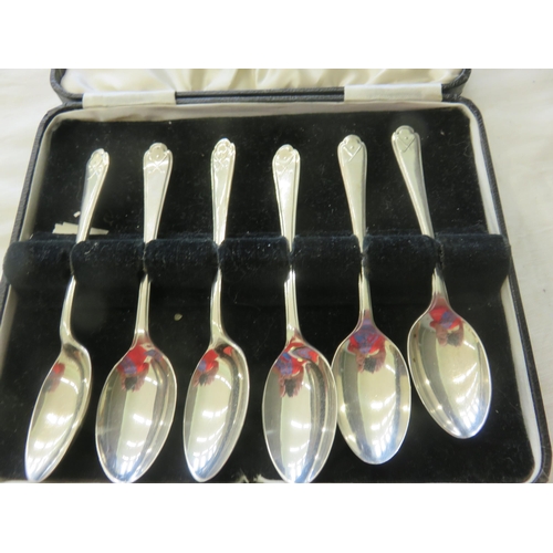 88 - Cased Set of Six Walker and Hall Silver Teaspoons with Golf Club Terminals