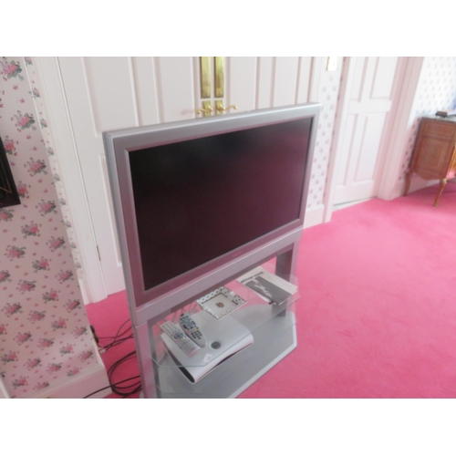 215 - Toshiba Flat Screen Television on glass standStarting Bid 10 GBP