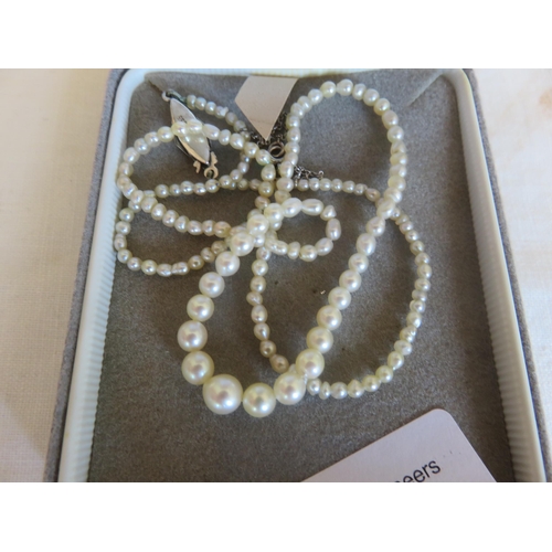 135 - Graduated Pearl Necklace with Silver Clasp