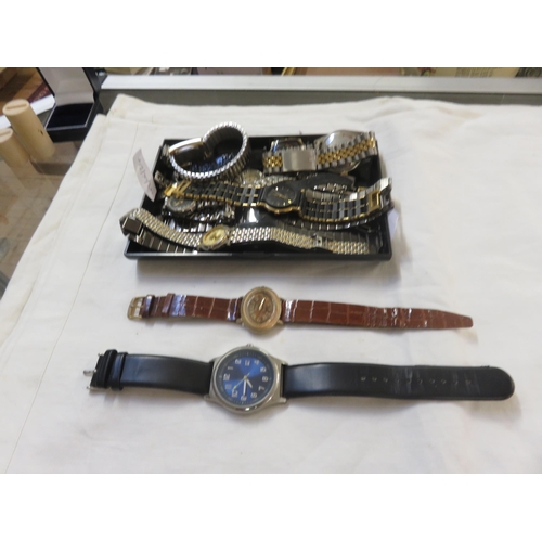 79 - Mixed quantity of ladies and gents wrist watches